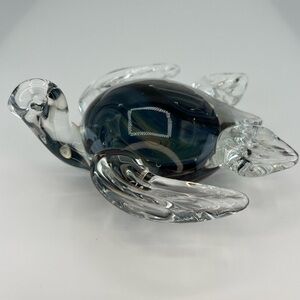 Dynasty Gallery Clear Blue Swirl Sea Turtle Art Glass Figurine Paperweight